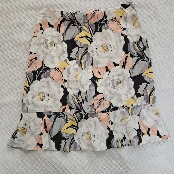 LOFT A-Line Floral Skirt - Picture 2 of 9